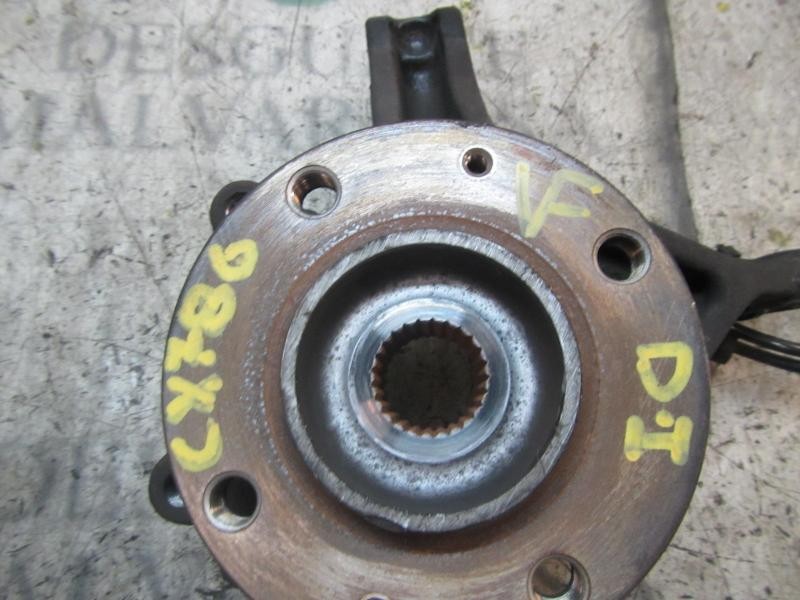 Recambio de mangueta delantera izquierda para peugeot 308 sport referencia OEM IAM 364696  