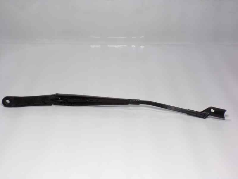 Recambio de brazo limpia delantero izquierdo para opel astra j lim. 1.7 16v cdti referencia OEM IAM   