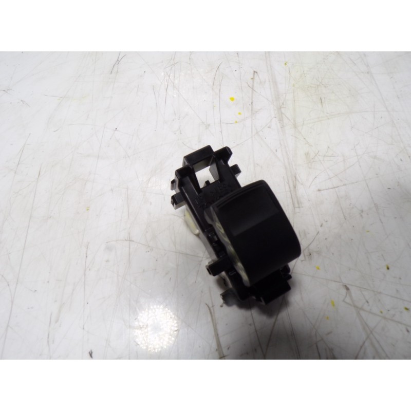 Recambio de mando elevalunas delantero derecho para toyota aygo 1.0 vvti referencia OEM IAM 848100D030  