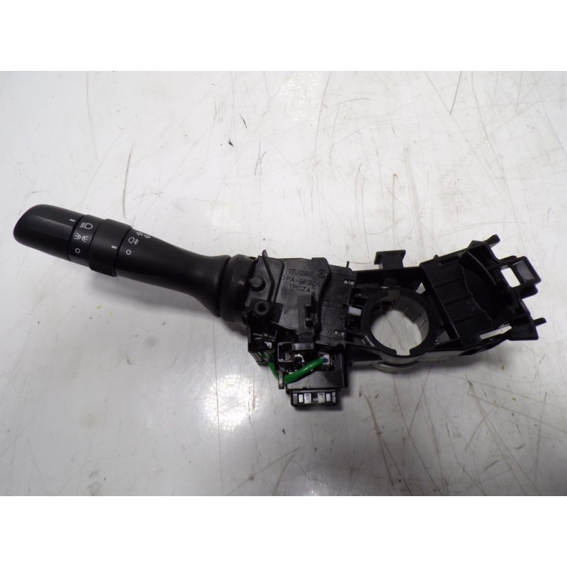 Recambio de mando luces para toyota aygo 1.0 vvti referencia OEM IAM 841400H030  