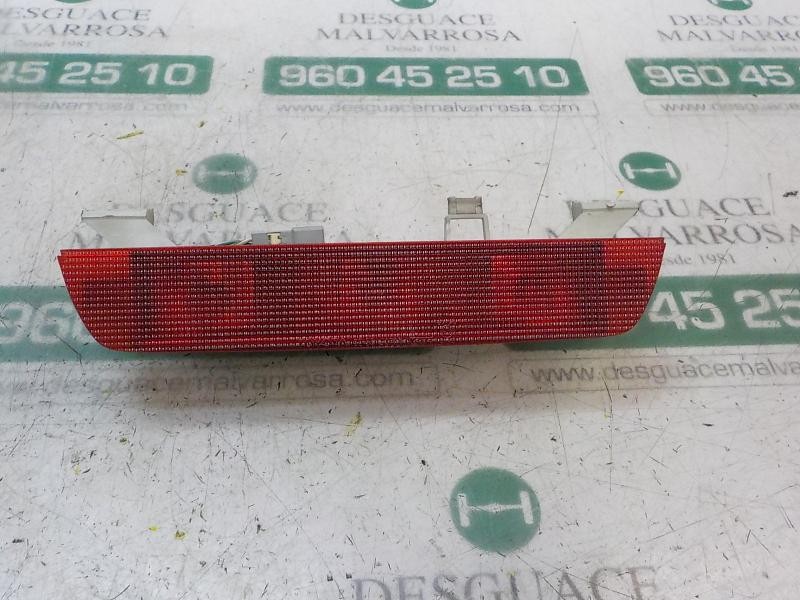 Recambio de piloto trasero central para toyota land cruiser (j9) d4-d vx (3-ptas.) referencia OEM IAM   