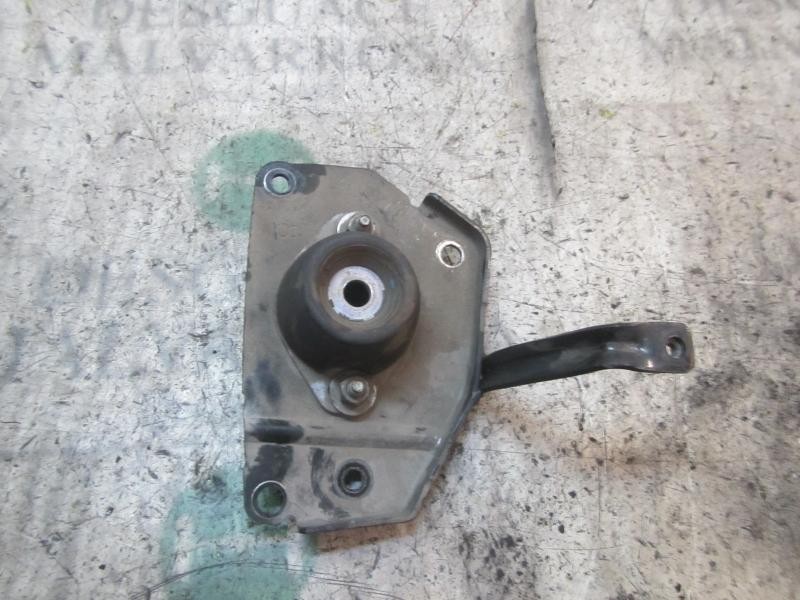 Recambio de soporte cambio para peugeot 308 sport referencia OEM IAM 1813A9  