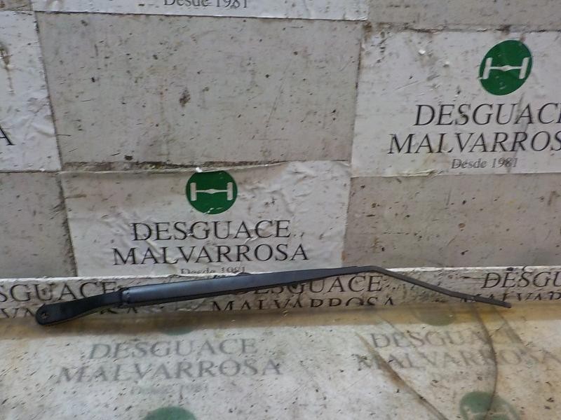 Recambio de brazo limpia delantero derecho para renault megane iii sport tourer expression referencia OEM IAM 288866482R  