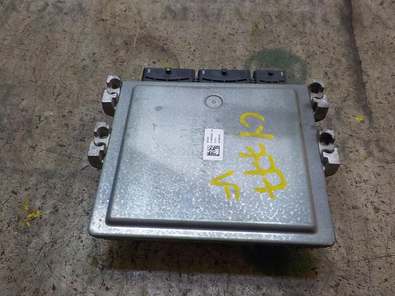 Recambio de centralita motor uce para renault megane iii sport tourer expression referencia OEM IAM 237100777R  