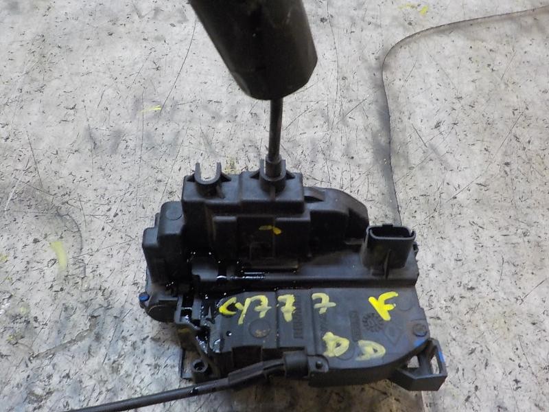 Recambio de cerradura puerta delantera derecha para renault megane iii sport tourer expression referencia OEM IAM 805020001R  