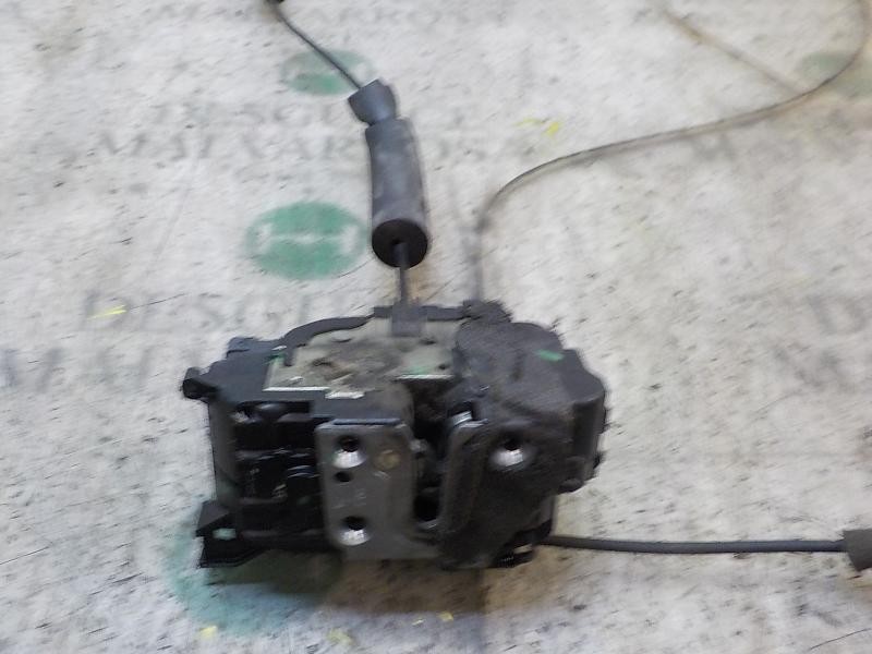 Recambio de cerradura puerta trasera derecha para renault megane iii sport tourer expression referencia OEM IAM 825028873R  