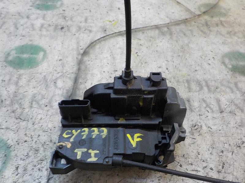 Recambio de cerradura puerta trasera izquierda para renault megane iii sport tourer expression referencia OEM IAM 825030574R  