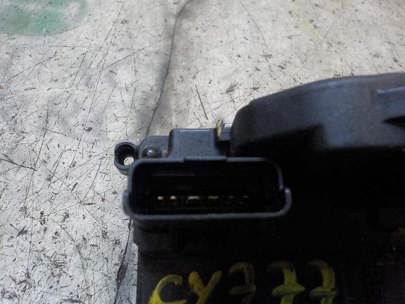 Recambio de cerradura puerta trasera izquierda para renault megane iii sport tourer expression referencia OEM IAM 825030574R  