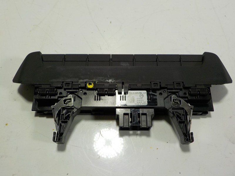 Recambio de warning para audi a1 sportback (gba) 1.0 tfsi referencia OEM IAM 82A925301AE 82A925301AE 