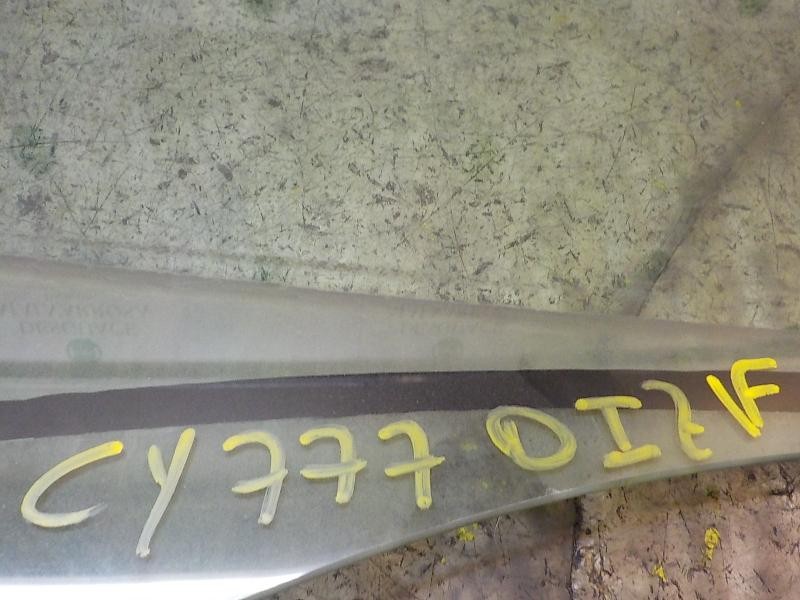 Recambio de cristal puerta delantero izquierdo para renault megane iii sport tourer expression referencia OEM IAM 803012464R  