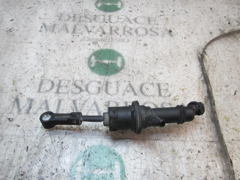 Recambio de bomba embrague para renault megane iii coupe 1.9 dci diesel fap referencia OEM IAM 306100017R  