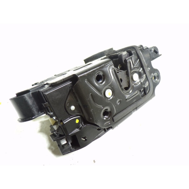 Recambio de cerradura puerta delantera derecha para skoda yeti 1.2 tsi referencia OEM IAM 5K1837016C 5E1837016A 