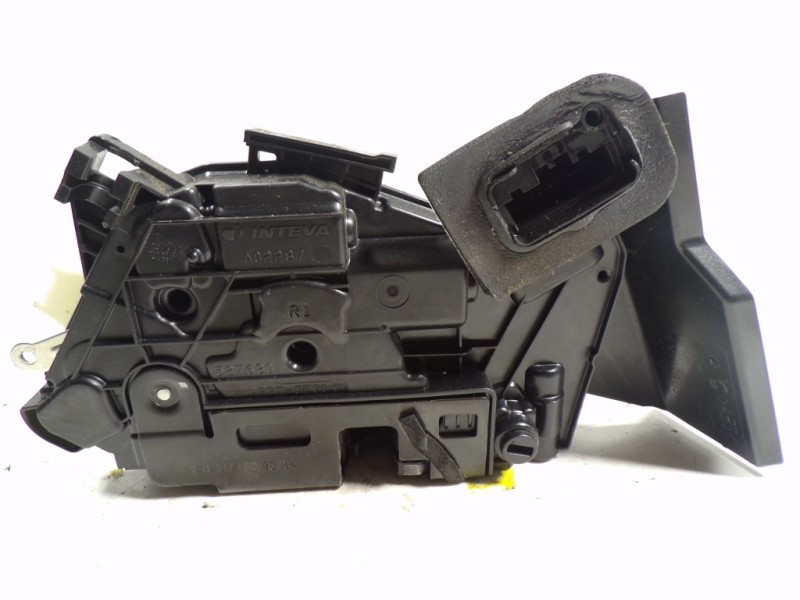 Recambio de cerradura puerta trasera derecha para skoda yeti 1.2 tsi referencia OEM IAM 5K4839016Q 5E0839016A 