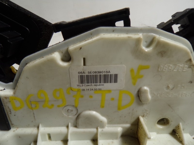 Recambio de cerradura puerta trasera derecha para skoda yeti 1.2 tsi referencia OEM IAM 5K4839016Q 5E0839016A 