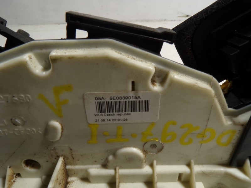 Recambio de cerradura puerta trasera izquierda para skoda yeti 1.2 tsi referencia OEM IAM 5K4839015Q 5E0839015A 