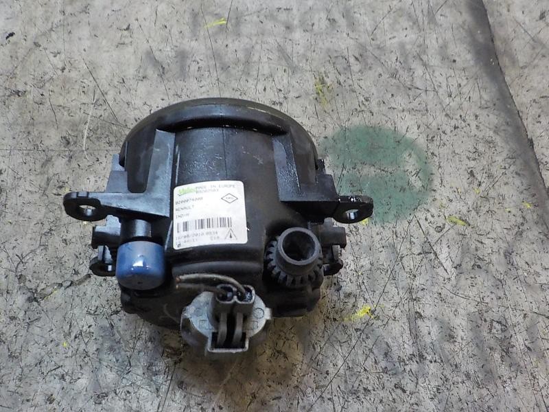 Recambio de faro antiniebla derecho para renault megane iii sport tourer expression referencia OEM IAM 8200074008  