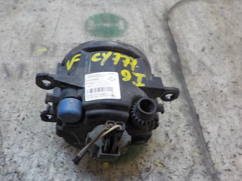 Recambio de faro antiniebla izquierdo para renault megane iii sport tourer expression referencia OEM IAM 8200074008  