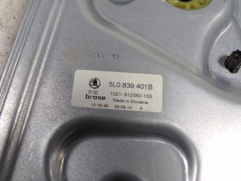 Recambio de elevalunas trasero izquierdo para skoda yeti 1.2 tsi referencia OEM IAM 5L0839461A 5L0839401B 1021912560105