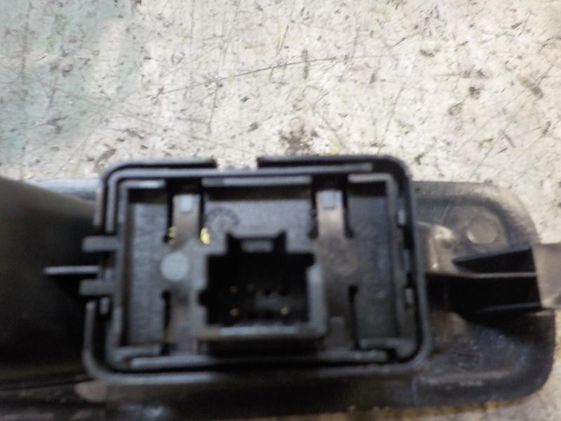 Recambio de mando elevalunas trasero derecho para renault megane iii sport tourer expression referencia OEM IAM 254010003R  