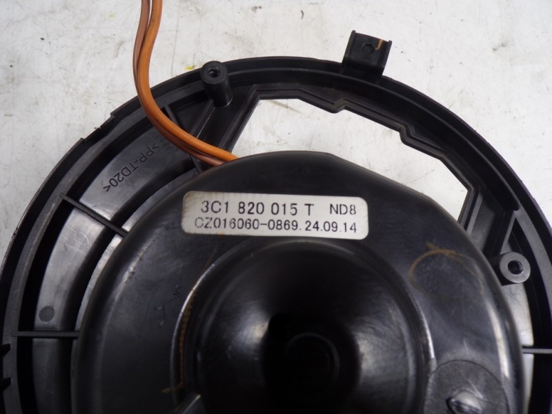 Recambio de motor calefaccion para skoda yeti 1.2 tsi referencia OEM IAM 3C1820015AA 3C1820015T CZ0160600869