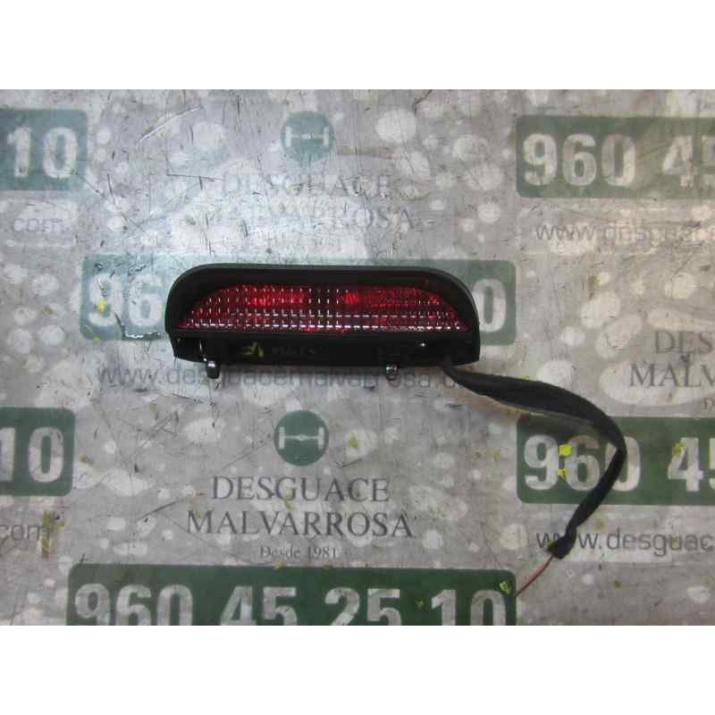 Recambio de piloto trasero central para dacia sandero 1.2 16v cat referencia OEM IAM 8200526429  