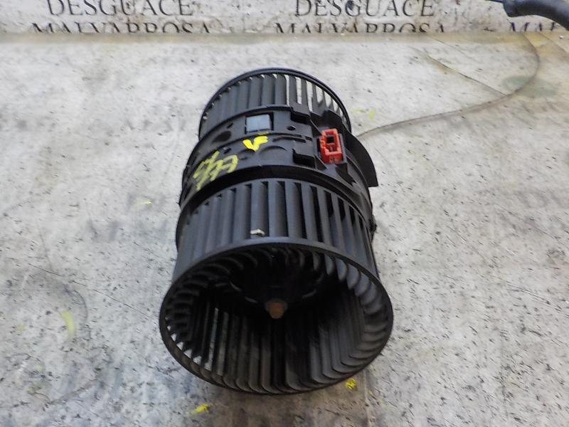 Recambio de motor calefaccion para renault megane iii sport tourer expression referencia OEM IAM 272104937R  