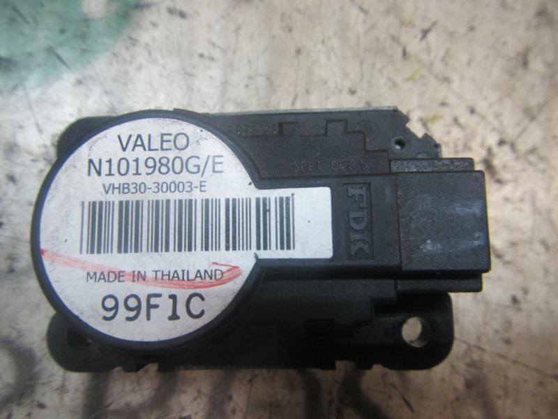 Recambio de motor electrico para renault megane iii coupe 1.9 dci diesel fap referencia OEM IAM 277323754R  