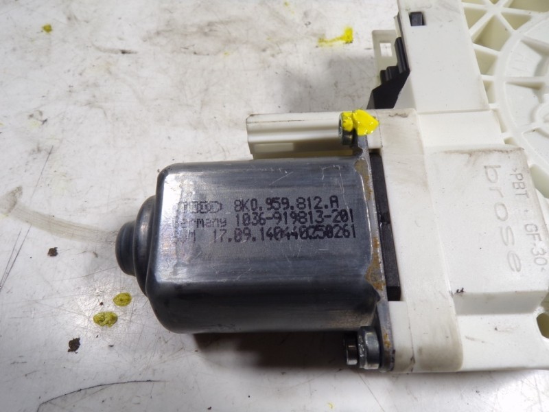 Recambio de motor elevalunas delantero derecho para skoda yeti 1.2 tsi referencia OEM IAM 8K0959812A 8K0959812A 