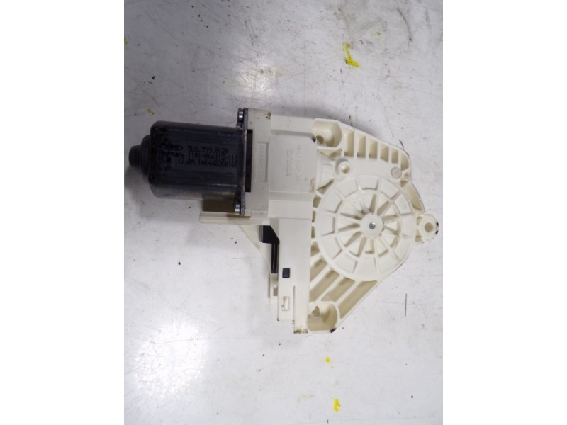 Recambio de motor elevalunas trasero derecho para skoda yeti 1.2 tsi referencia OEM IAM 5L0959812A 5L0959812A 