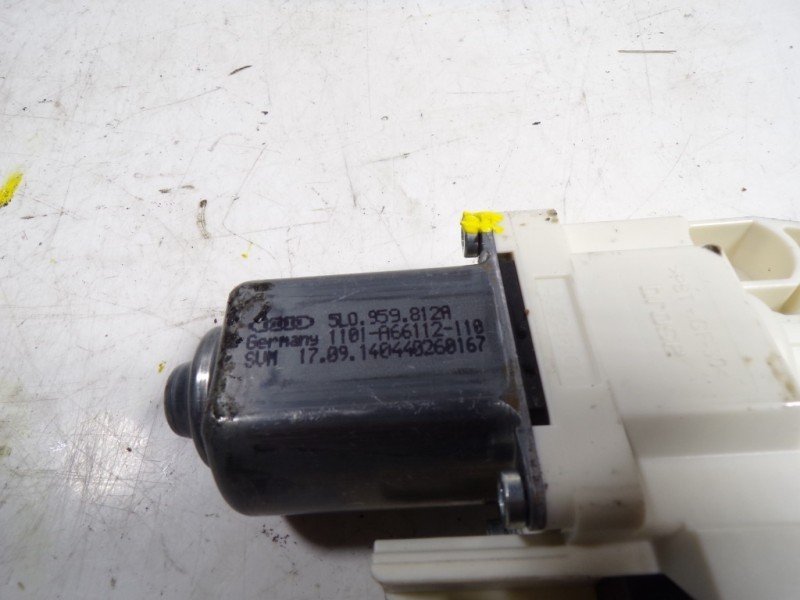 Recambio de motor elevalunas trasero derecho para skoda yeti 1.2 tsi referencia OEM IAM 5L0959812A 5L0959812A 