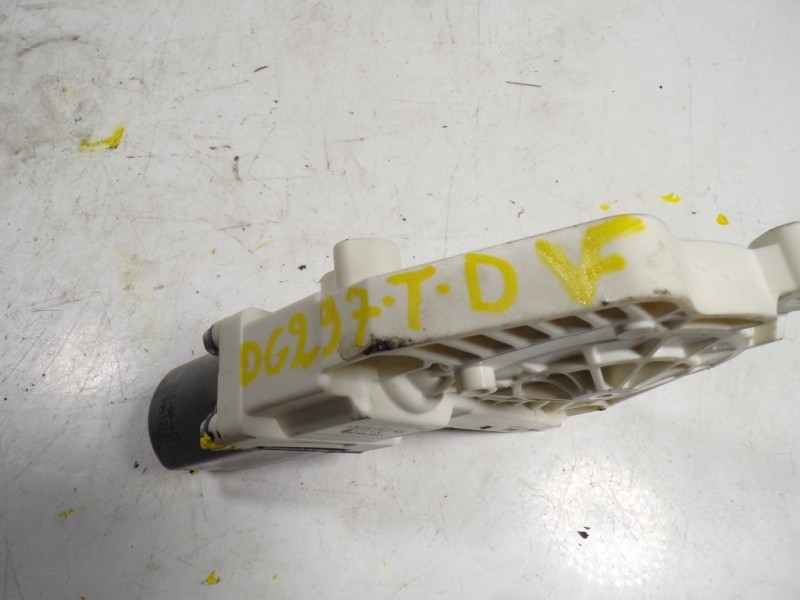 Recambio de motor elevalunas trasero derecho para skoda yeti 1.2 tsi referencia OEM IAM 5L0959812A 5L0959812A 