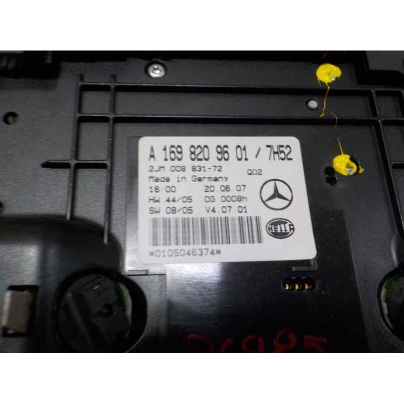 Recambio de piloto interior para mercedes-benz clase b (w245) 2.0 cdi cat referencia OEM IAM A16982048017H52  
