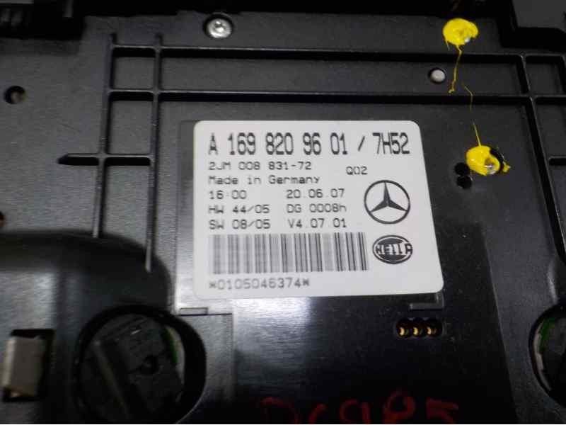 Recambio de piloto interior para mercedes-benz clase b (w245) 2.0 cdi cat referencia OEM IAM A16982048017H52  