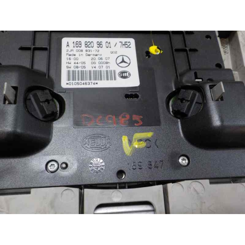 Recambio de piloto interior para mercedes-benz clase b (w245) 2.0 cdi cat referencia OEM IAM A16982048017H52  