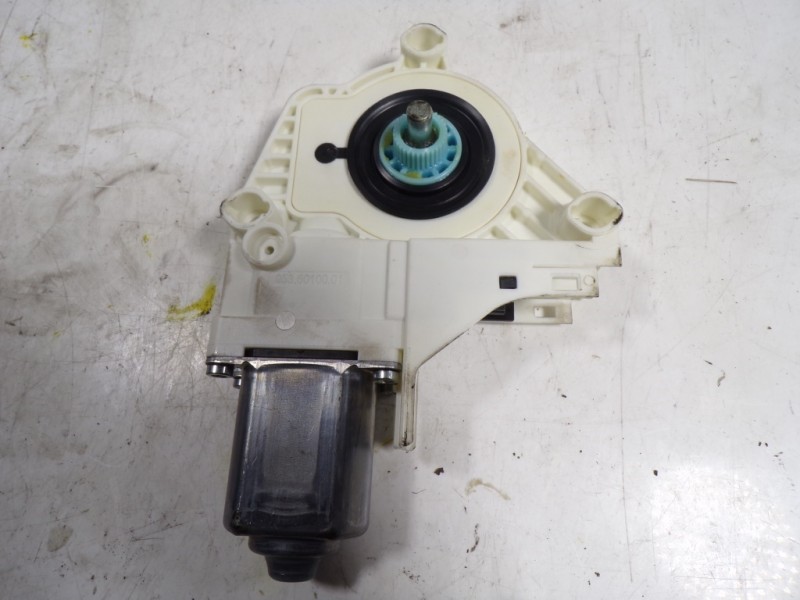 Recambio de motor elevalunas trasero izquierdo para skoda yeti 1.2 tsi referencia OEM IAM 5L0959811A 5L0959811A 