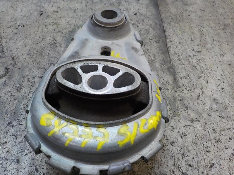 Recambio de soporte cambio para renault megane iii sport tourer expression referencia OEM IAM 112380006R  