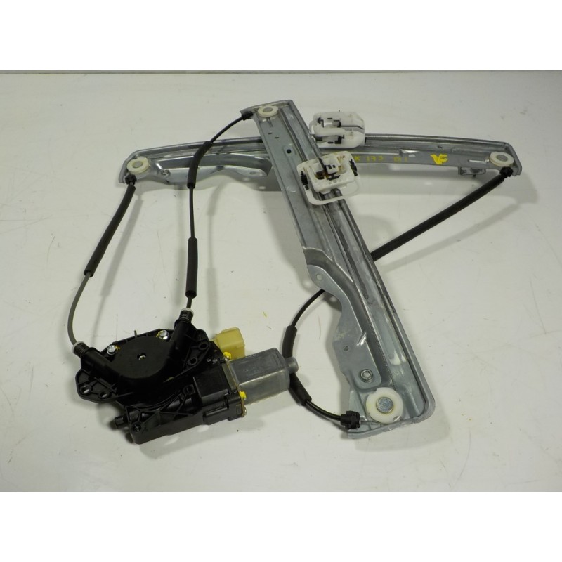 Recambio de elevalunas delantero izquierdo para ford kuga (cbs) 2.0 tdci cat referencia OEM IAM 2138696 CM093110A 