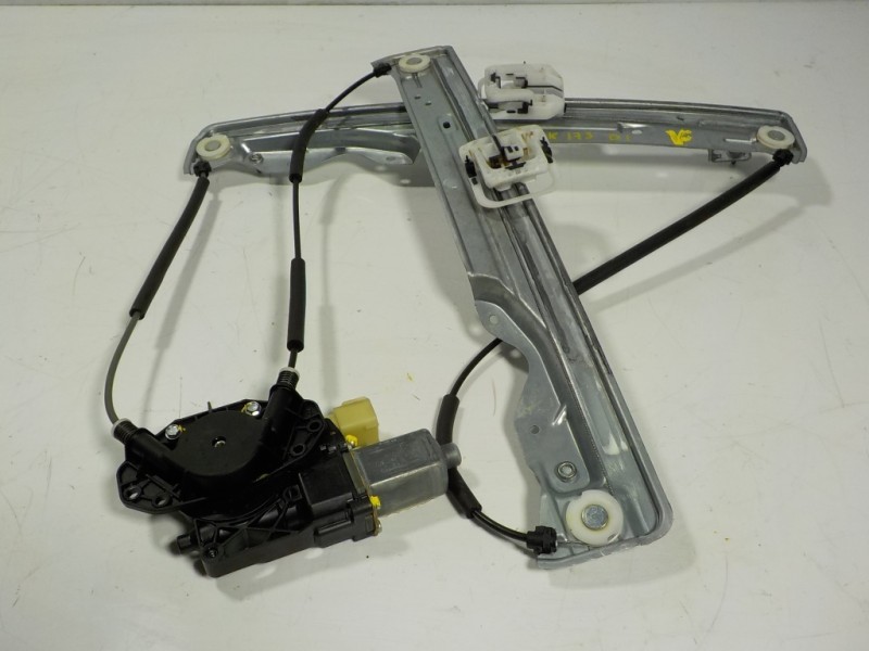 Recambio de elevalunas delantero izquierdo para ford kuga (cbs) 2.0 tdci cat referencia OEM IAM 2138696 CM093110A 