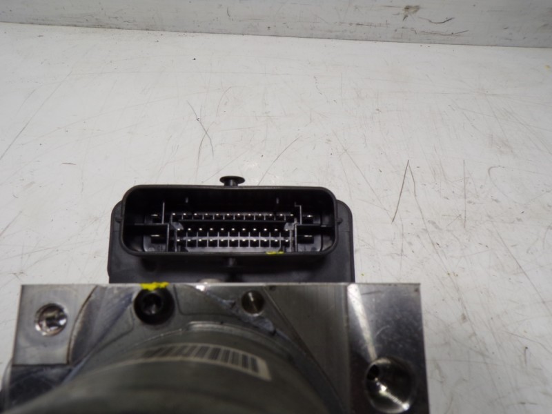 Recambio de abs para kia ceed 1.6 crdi cat referencia OEM IAM 58920J7400 5890027400 J1201902070645