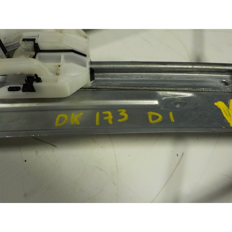 Recambio de elevalunas delantero izquierdo para ford kuga (cbs) 2.0 tdci cat referencia OEM IAM 2138696 CM093110A 