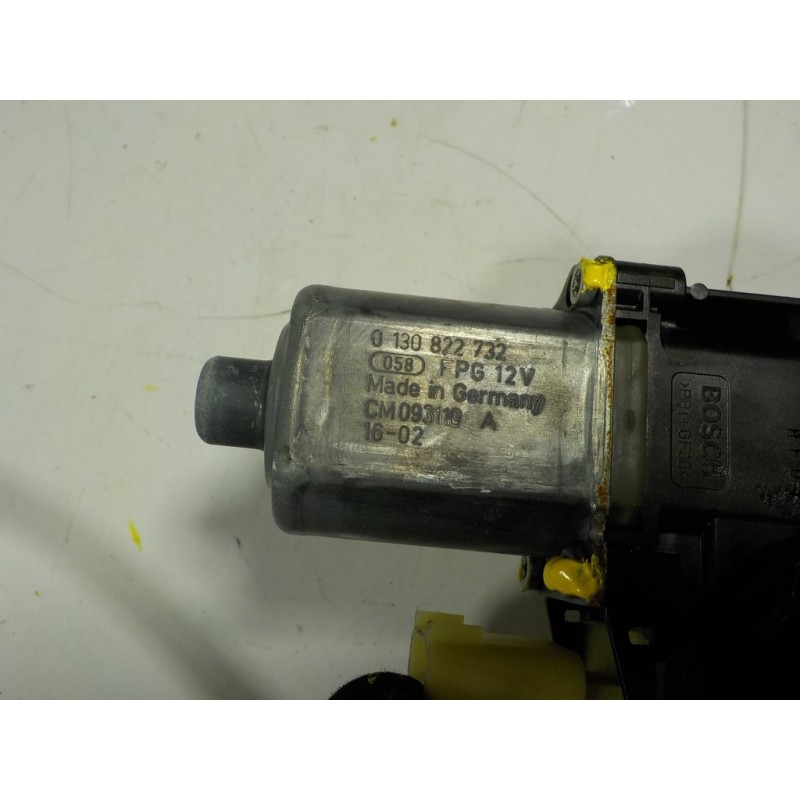 Recambio de elevalunas delantero izquierdo para ford kuga (cbs) 2.0 tdci cat referencia OEM IAM 2138696 CM093110A 