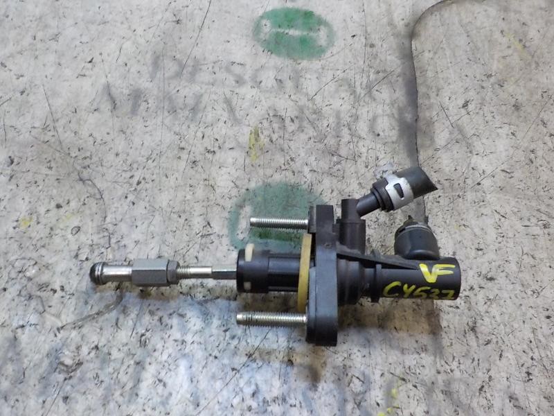 Recambio de bomba embrague para toyota yaris 1.4 turbodiesel cat referencia OEM IAM 314200D160  