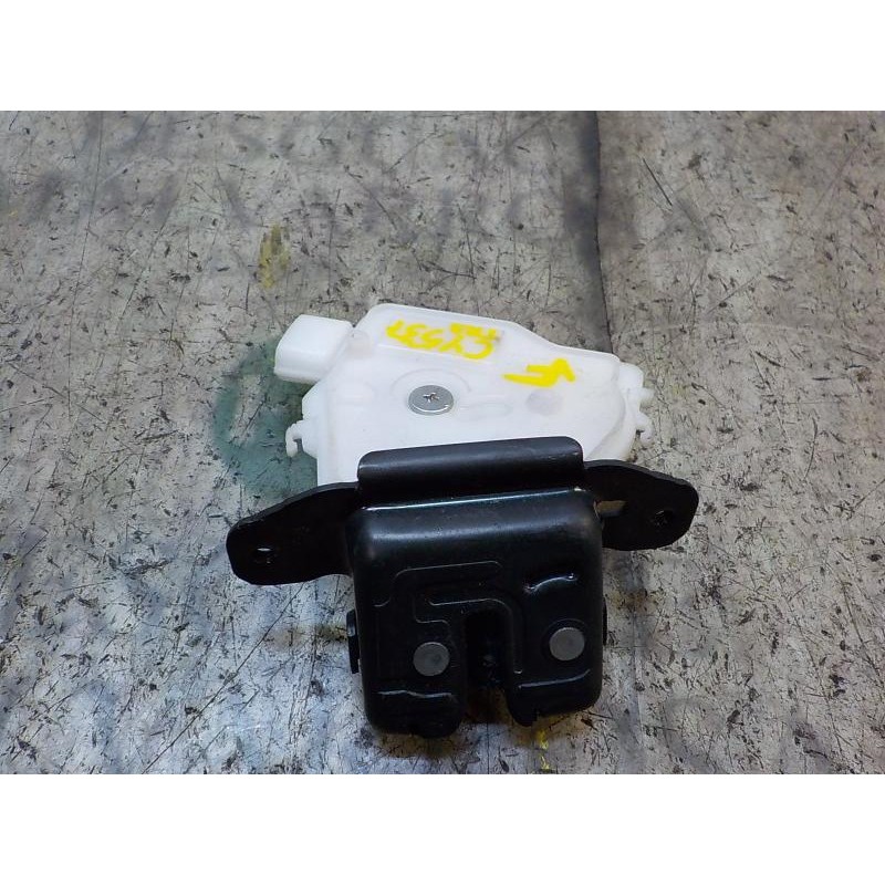 Recambio de cerradura maletero / porton para toyota yaris 1.4 turbodiesel cat referencia OEM IAM 6935052390  