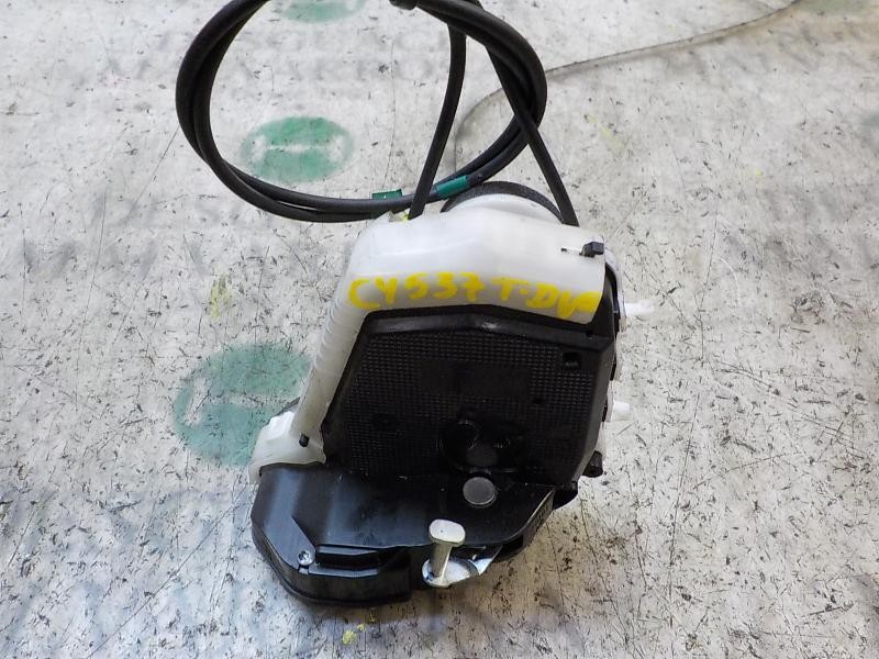 Recambio de cerradura puerta trasera derecha para toyota yaris 1.4 turbodiesel cat referencia OEM IAM 690500D110  