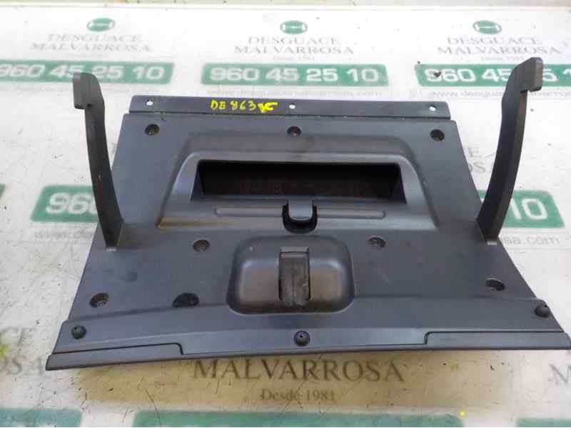 Recambio de guantera para dacia sandero 1.2 16v cat referencia OEM IAM 685116430R  