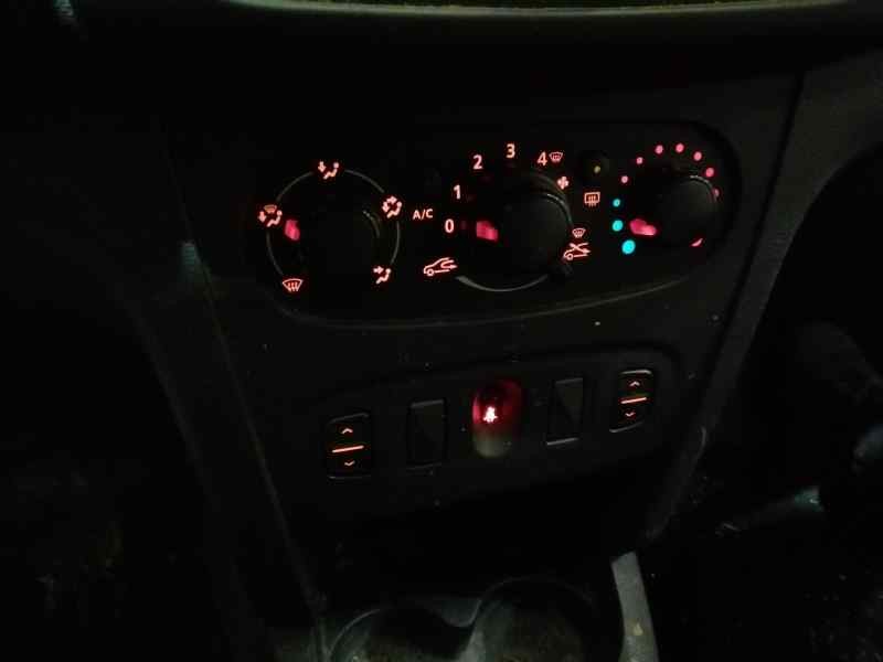 Recambio de mando calefaccion / aire acondicionado para dacia sandero 1.2 16v cat referencia OEM IAM 275105857R A42303500 A42303