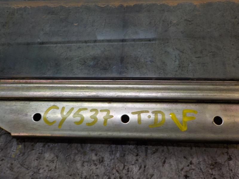 Recambio de cristal puerta trasero derecho para toyota yaris 1.4 turbodiesel cat referencia OEM IAM 681300D200  