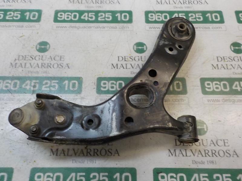 Recambio de brazo suspension inferior delantero izquierdo para toyota auris 1.4 turbodiesel cat referencia OEM IAM   