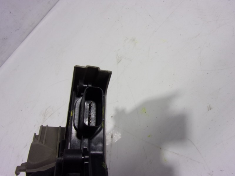 Recambio de cerradura puerta delantera derecha para kia ceed 1.6 crdi cat referencia OEM IAM 81320J7000 81320J7000 