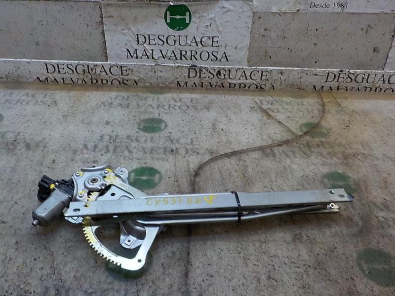 Recambio de elevalunas delantero derecho para toyota yaris 1.4 turbodiesel cat referencia OEM IAM 698100D300  